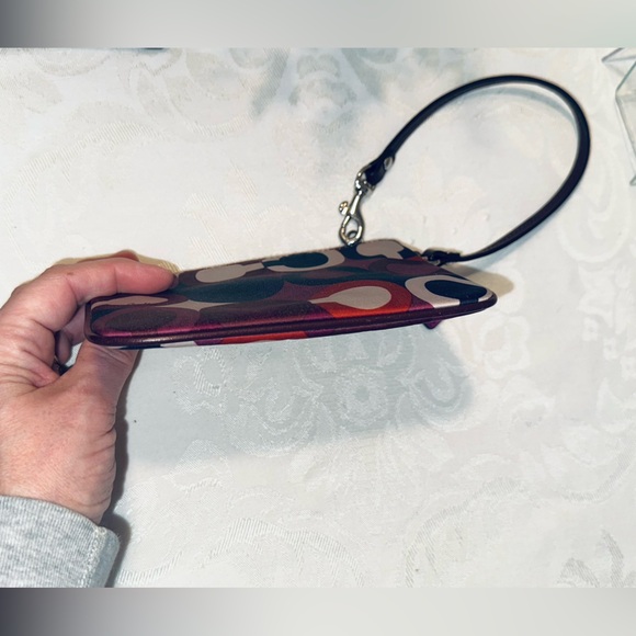 Coach Parker Op Art Bordeaux Multicolor small satin and leather wristlet - Picture 5 of 6